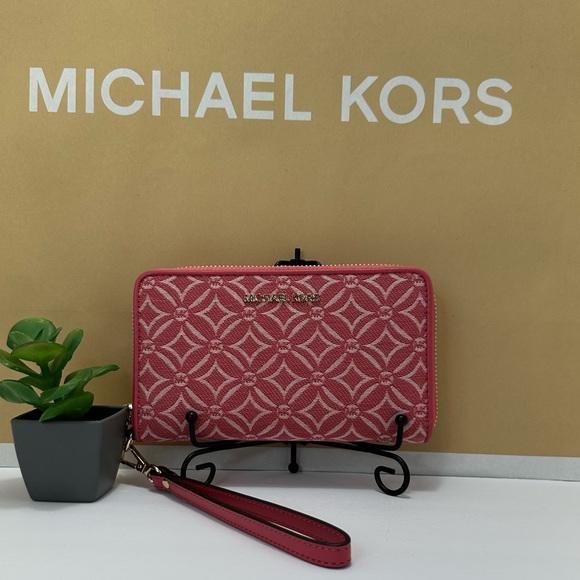 Michael Kors Wallet - Picture 1 of 9